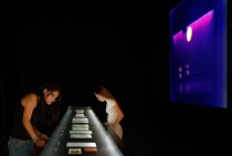 Vue de l’exposition : Lucinda Childs — une subversion du cadre. Frac Franche-Comté, 2026., photo : Blaise Adilon