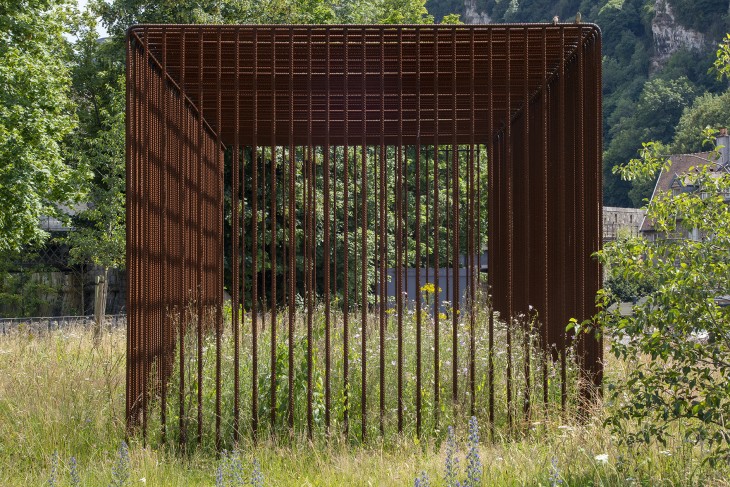 Lois Weinberger, Wild Cube, Collection Frac Franche-Comté, 2020 © Lois Weinberger